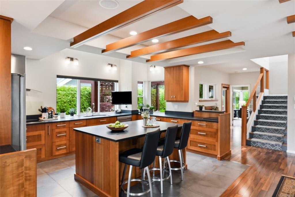 880 Bluffs Drive, Qualicum Beach, BC, V9K 0A2 - 26