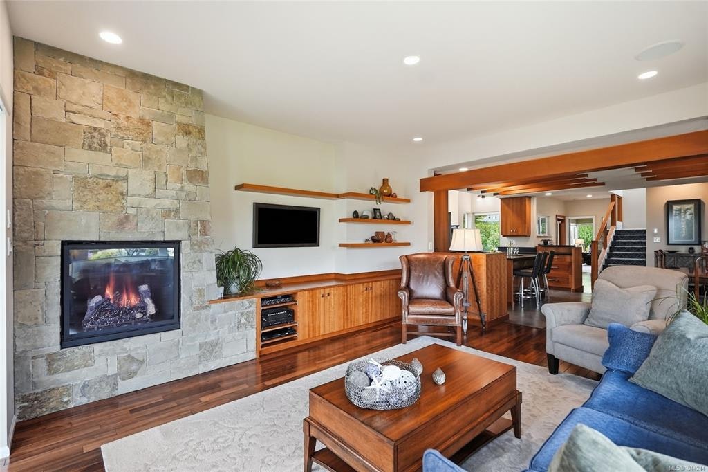 880 Bluffs Drive, Qualicum Beach, BC, V9K 0A2 - 19
