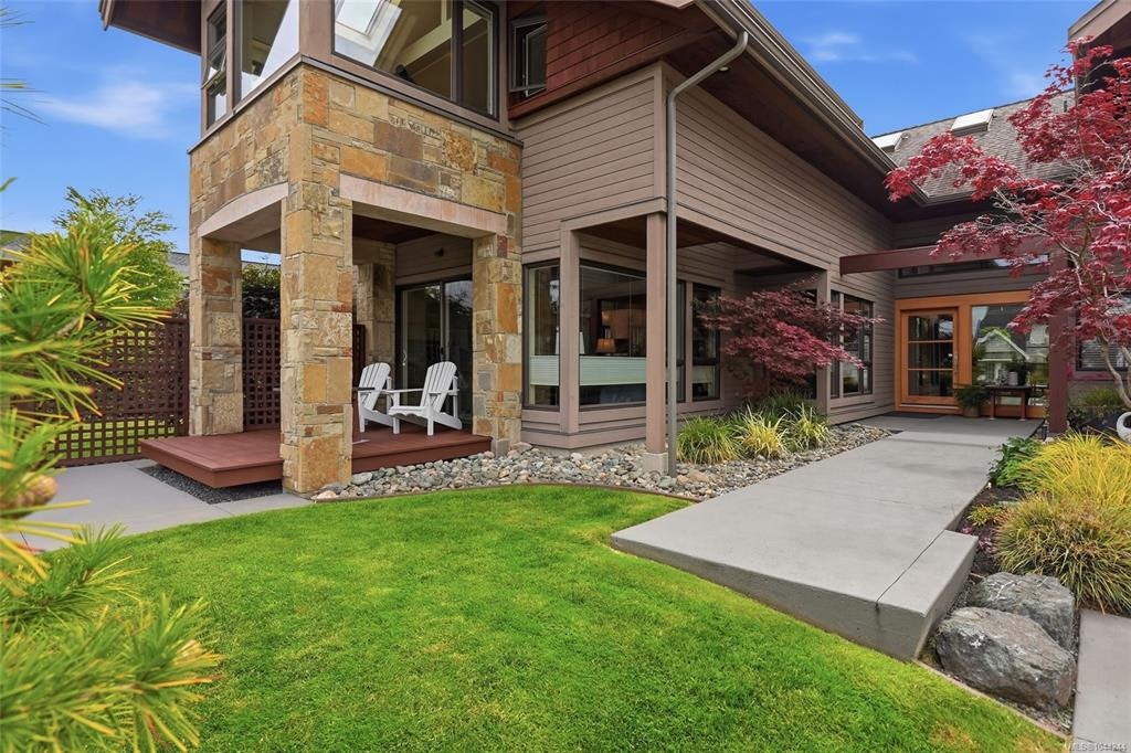 880 Bluffs Drive, Qualicum Beach, BC, V9K 0A2 - 15