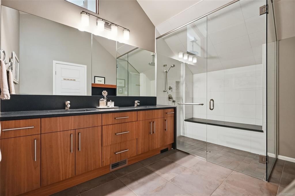 880 Bluffs Drive, Qualicum Beach, BC, V9K 0A2 - 45