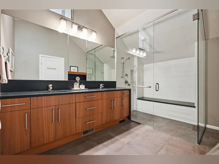 880 Bluffs Drive, Qualicum Beach, BC, V9K 0A2 - 45