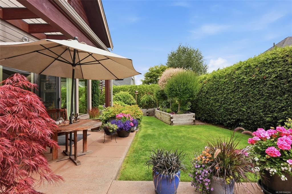 880 Bluffs Drive, Qualicum Beach, BC, V9K 0A2 - 9