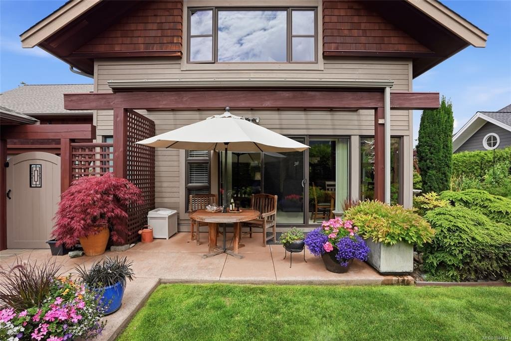 880 Bluffs Drive, Qualicum Beach, BC, V9K 0A2 - 35
