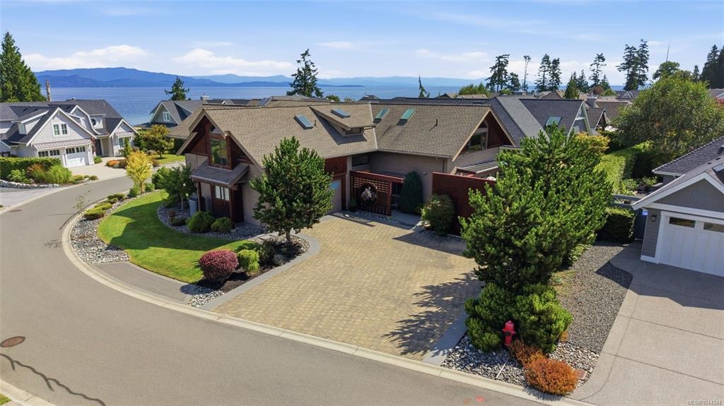 880 Bluffs Drive, Qualicum Beach, BC, V9K 0A2 - 13