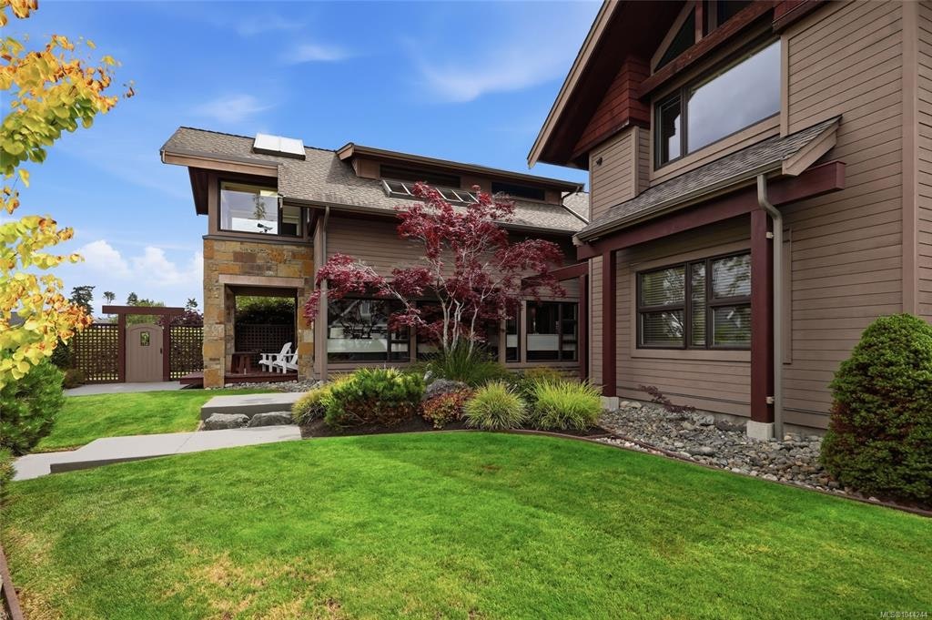 880 Bluffs Drive, Qualicum Beach, BC, V9K 0A2 - 14