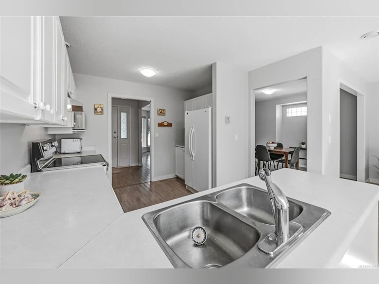 85 Magnolia Drive, Parksville, BC, V9P 2P6 - 25