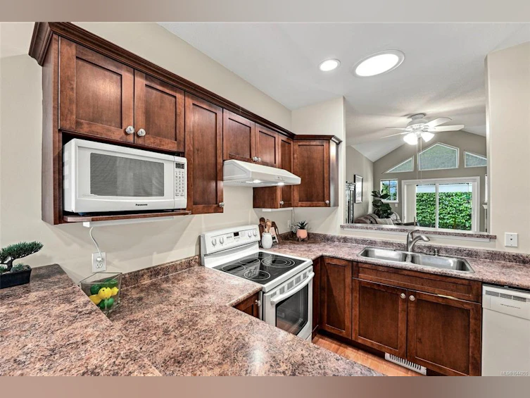 17-631 Blenkin Avenue, Parksville, BC, V9P 2Z4 - 18