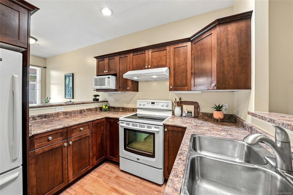 17-631 Blenkin Avenue, Parksville, BC, V9P 2Z4 - 20