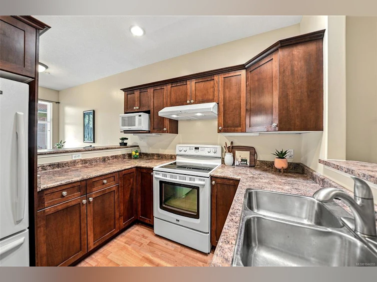 17-631 Blenkin Avenue, Parksville, BC, V9P 2Z4 - 20