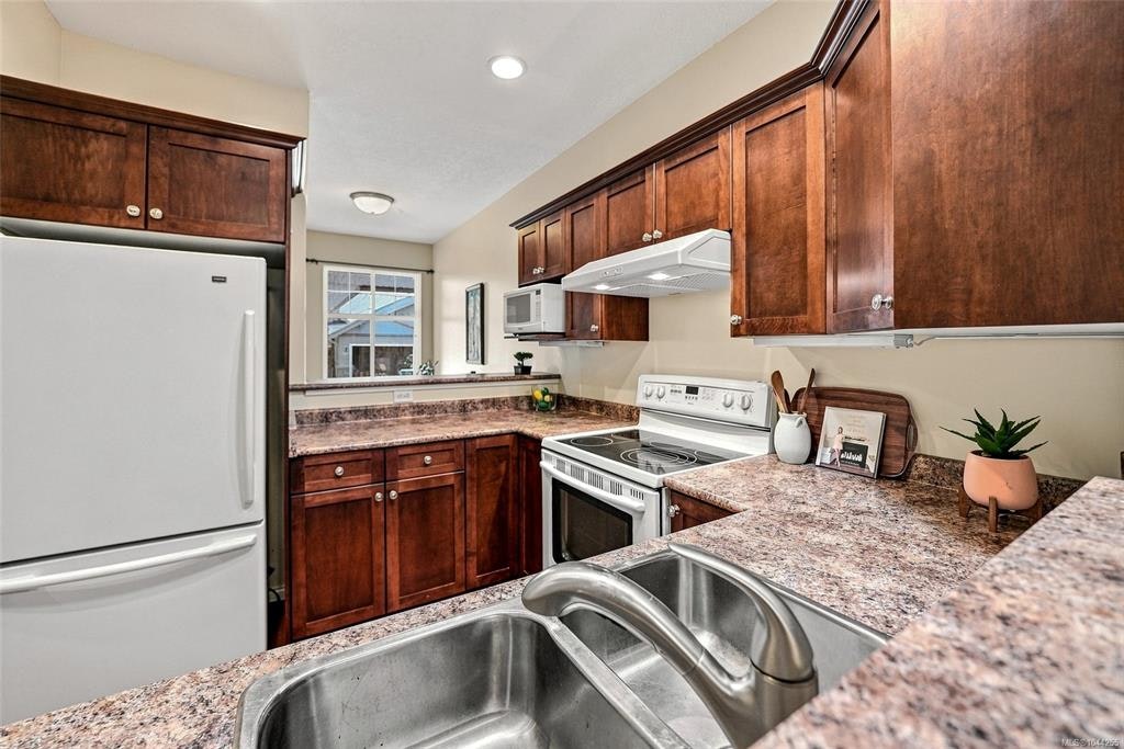 17-631 Blenkin Avenue, Parksville, BC, V9P 2Z4 - 21