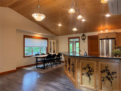 685 Rollo Road - 5