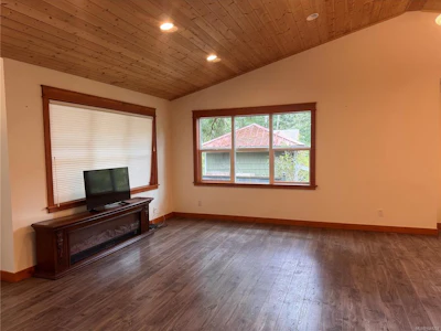 685 Rollo Road - 3