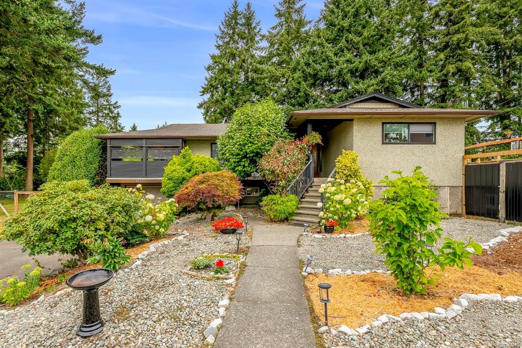 1937 Cougar Crescent, Comox, BC, V9M 2K4