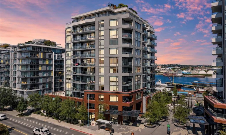 905-369 Tyee Road