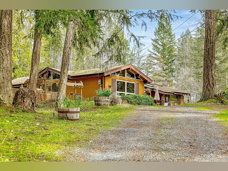 2298 Munn Road, Highlands, BC, V9E 1H5 - 2