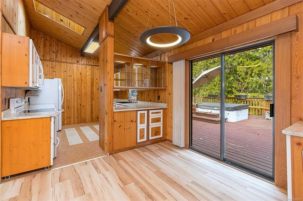 2298 Munn Road, Highlands, BC, V9E 1H5 - 27