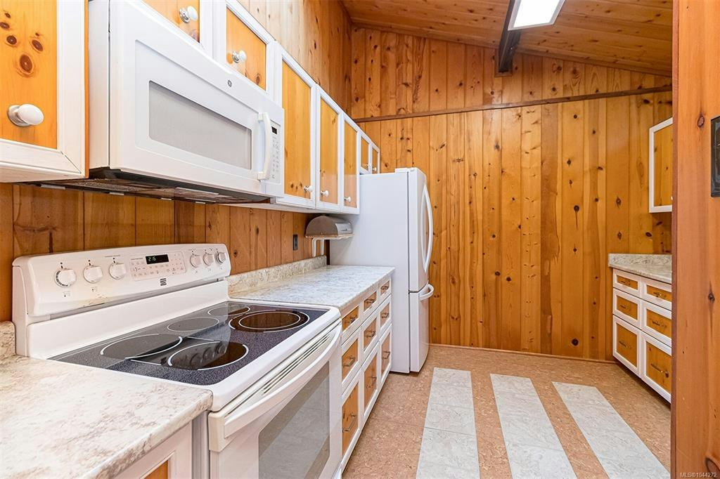 2298 Munn Road, Highlands, BC, V9E 1H5 - 23