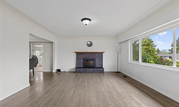 1819 Dunnett Crescent