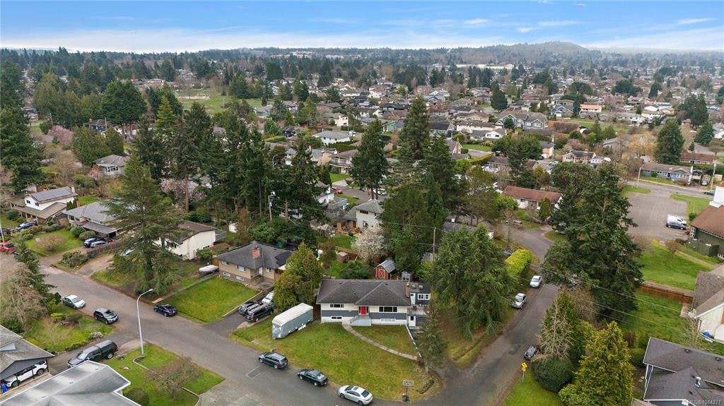 1819 Dunnett Crescent, Saanich, BC, V8N 2P4