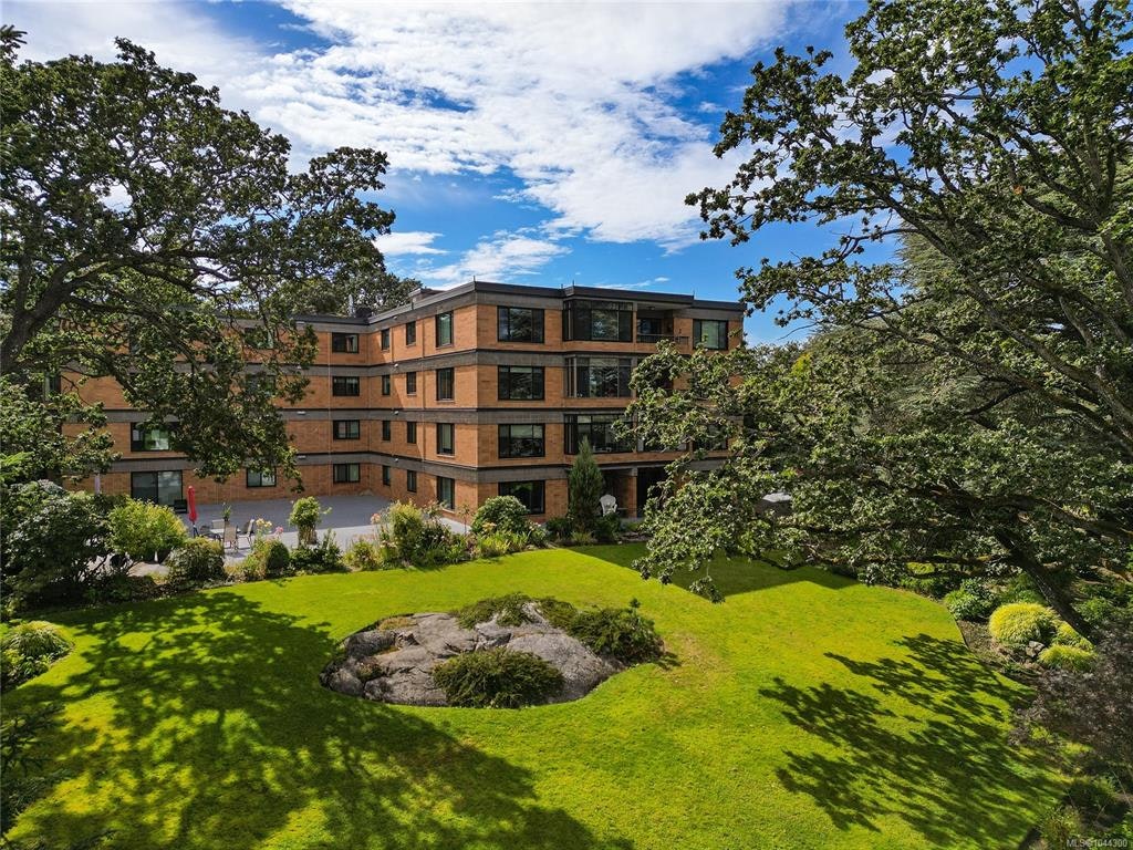 305-2930 Cook Street, Victoria, BC, V8W 3G3 - 24