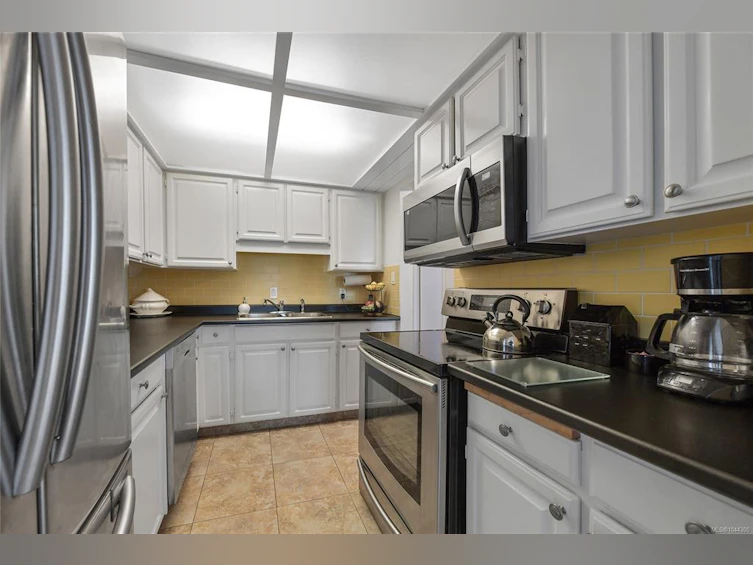 305-2930 Cook Street, Victoria, BC, V8W 3G3 - 7
