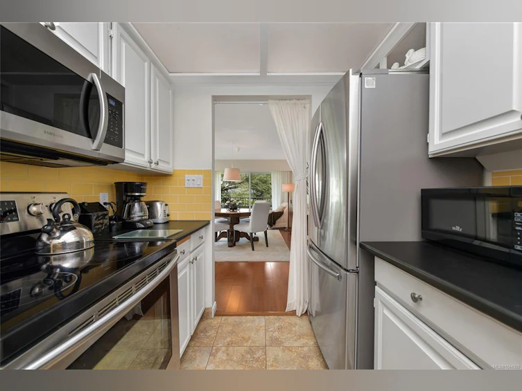 305-2930 Cook Street, Victoria, BC, V8W 3G3 - 9
