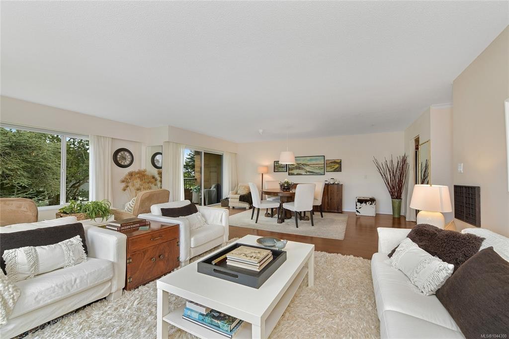 305-2930 Cook Street, Victoria, BC, V8W 3G3