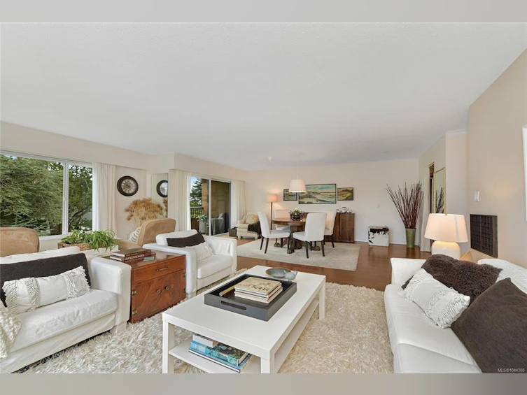 305-2930 Cook Street, Victoria, BC, V8W 3G3