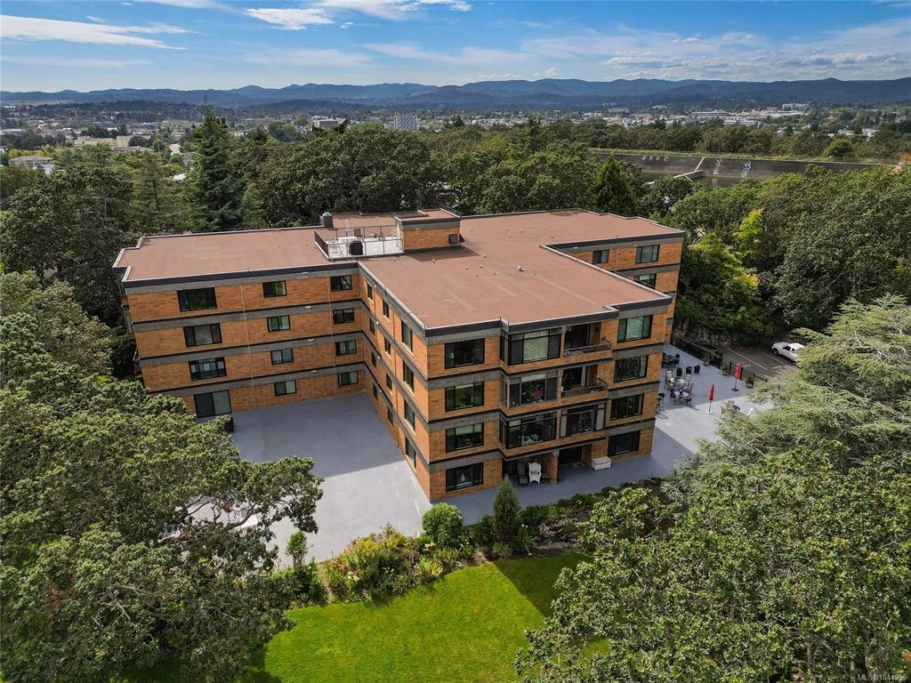 305-2930 Cook Street, Victoria, BC, V8W 3G3 - 21