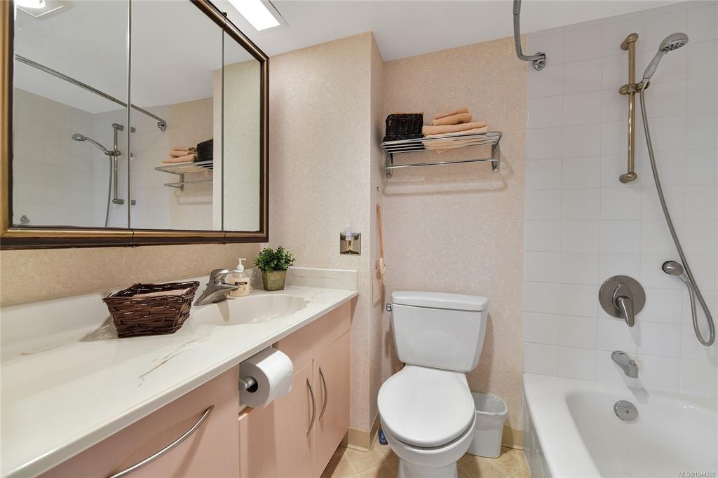 305-2930 Cook Street, Victoria, BC, V8W 3G3 - 14