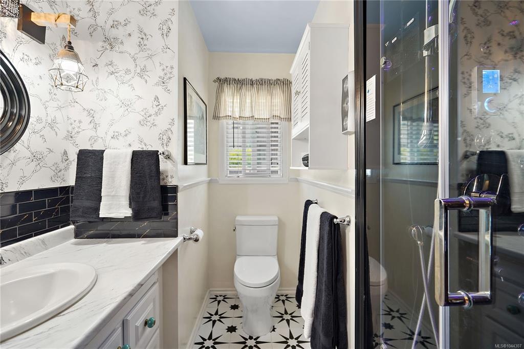 6864 East Saanich Road, Central Saanich, BC, V8Z 5Y9 - 64