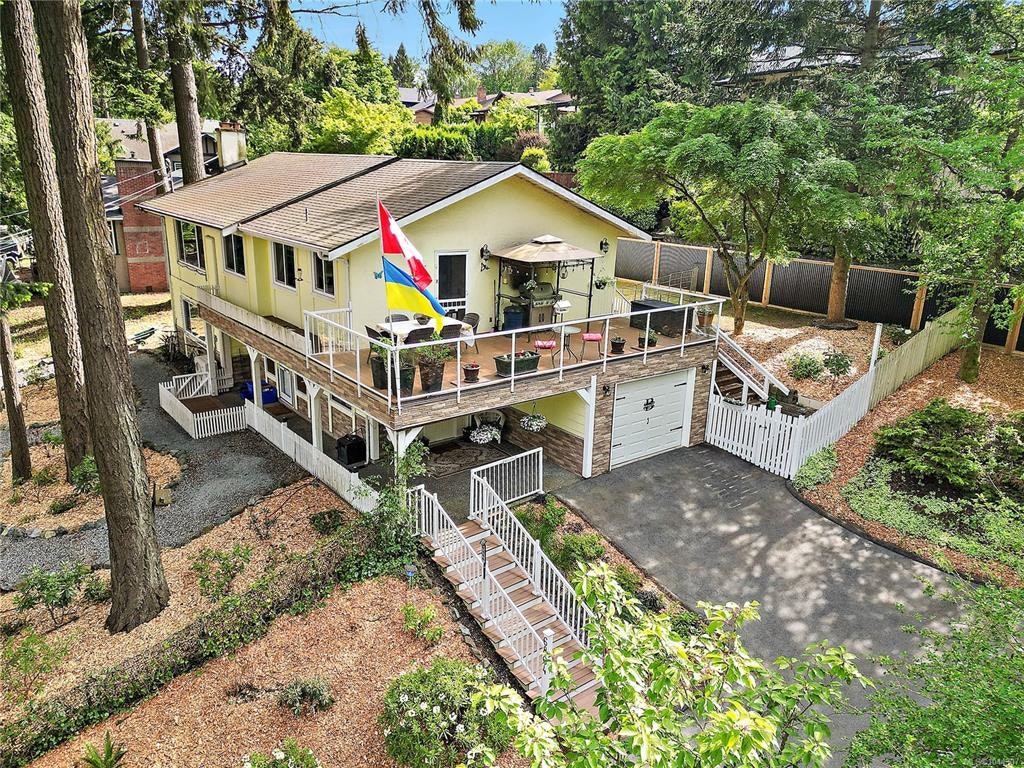 6864 East Saanich Road, Central Saanich, BC, V8Z 5Y9 - 4