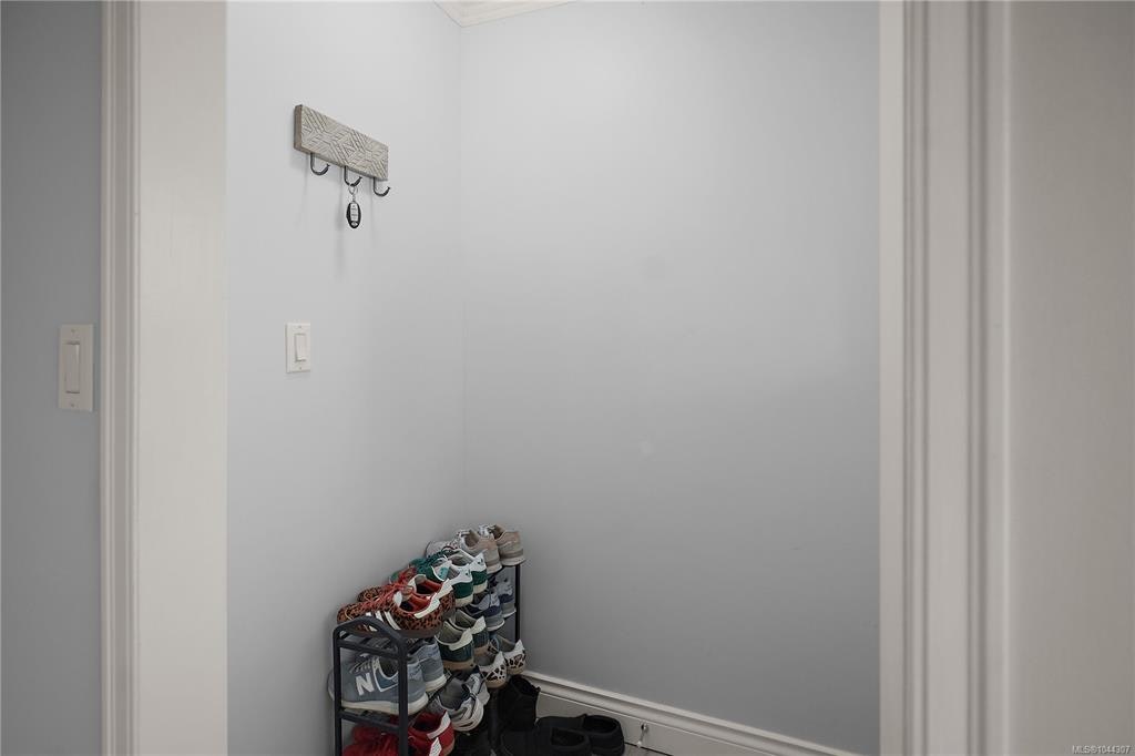 6864 East Saanich Road, Central Saanich, BC, V8Z 5Y9 - 67