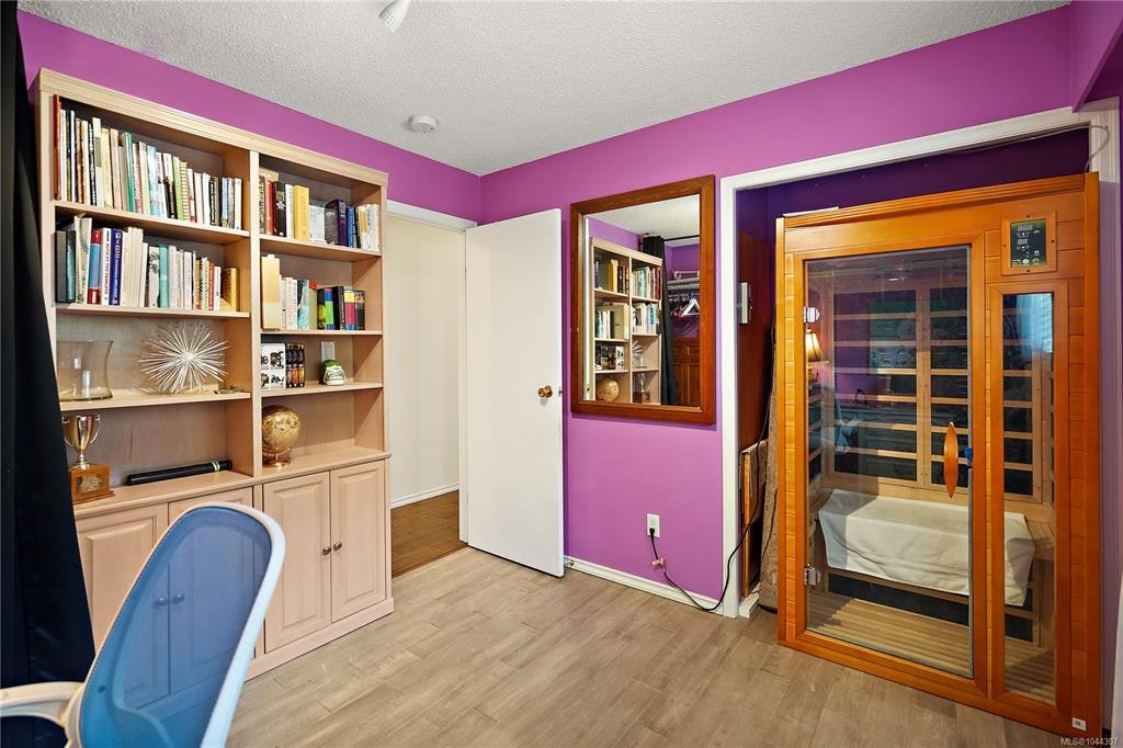 6864 East Saanich Road, Central Saanich, BC, V8Z 5Y9 - 32