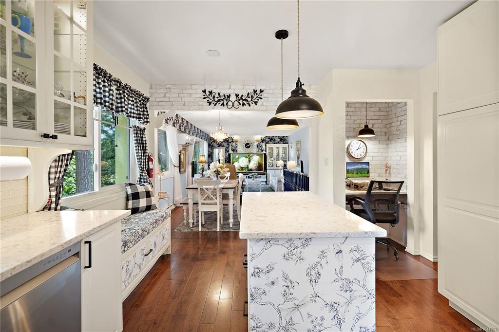 6864 East Saanich Road, Central Saanich, BC, V8Z 5Y9 - 17