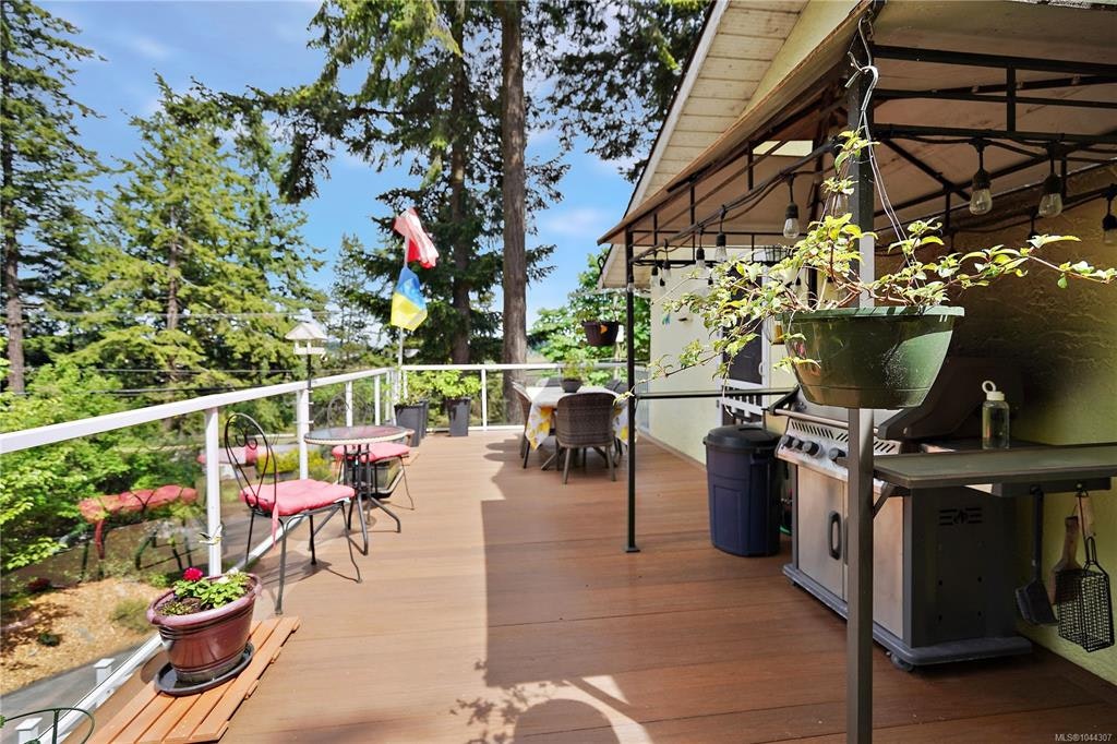 6864 East Saanich Road, Central Saanich, BC, V8Z 5Y9 - 5
