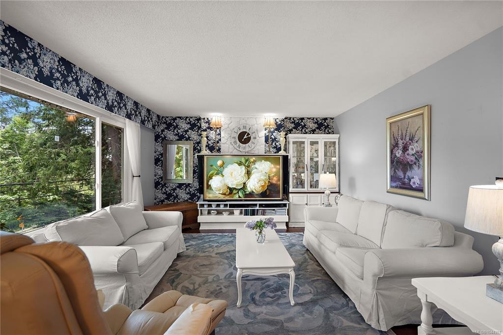 6864 East Saanich Road, Central Saanich, BC, V8Z 5Y9 - 10
