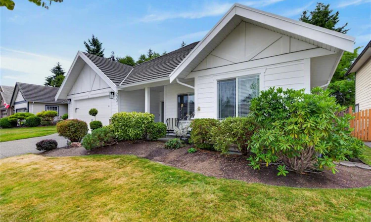2331 Suffolk Crescent