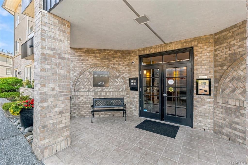 307-6738 Dickinson Road - 4