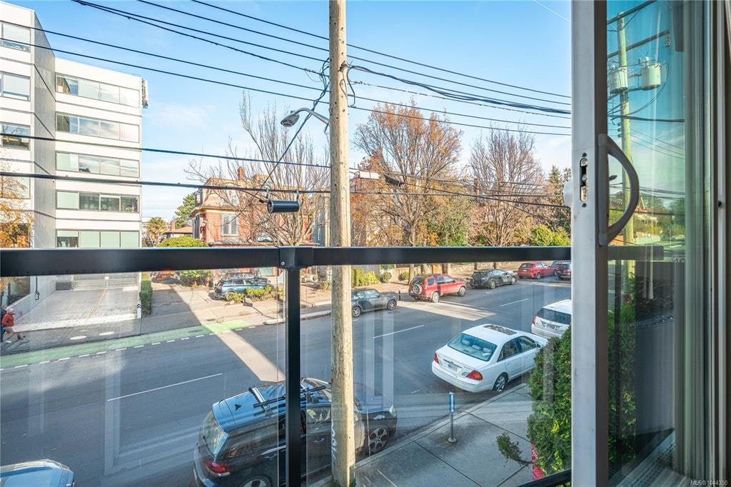 203-1121 Fort Street, Victoria, BC, V8V 3K9 - 19