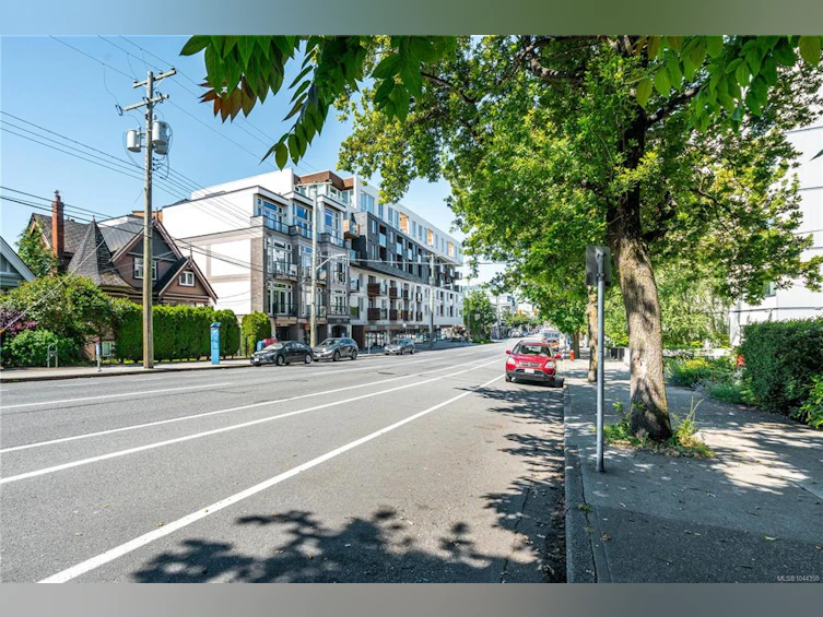 203-1121 Fort Street, Victoria, BC, V8V 3K9 - 33