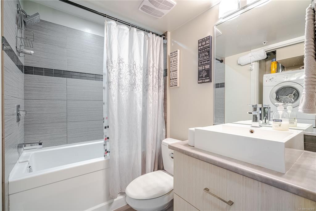 203-1121 Fort Street, Victoria, BC, V8V 3K9 - 16