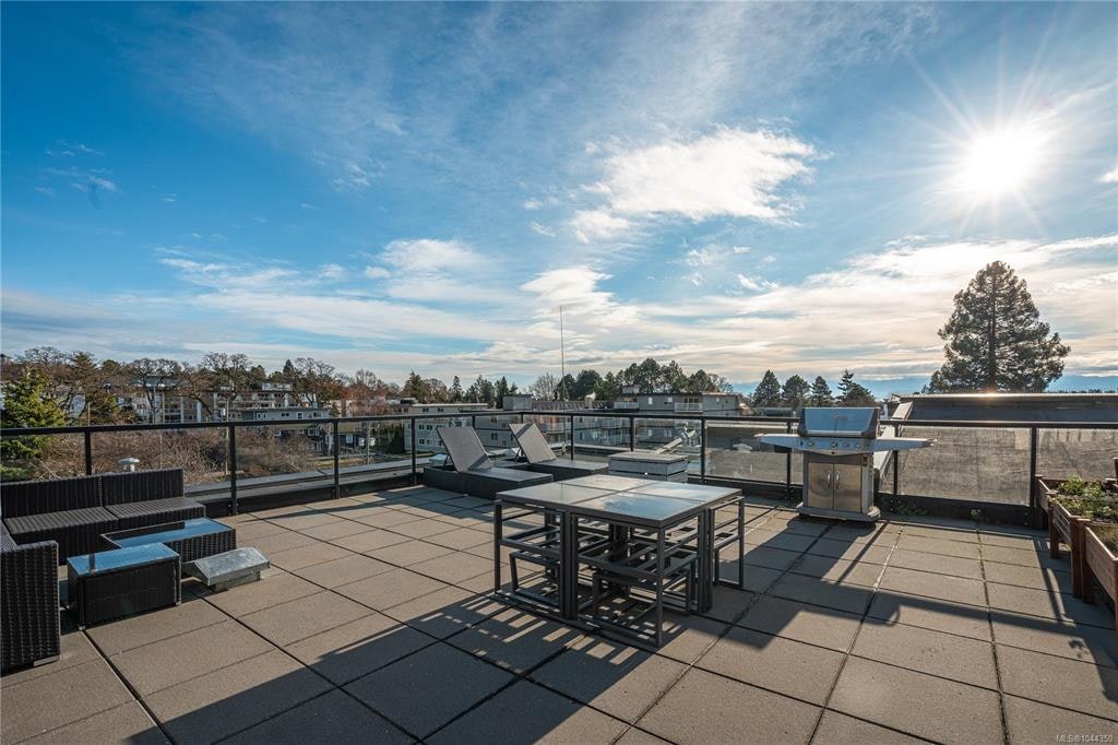 203-1121 Fort Street, Victoria, BC, V8V 3K9 - 21
