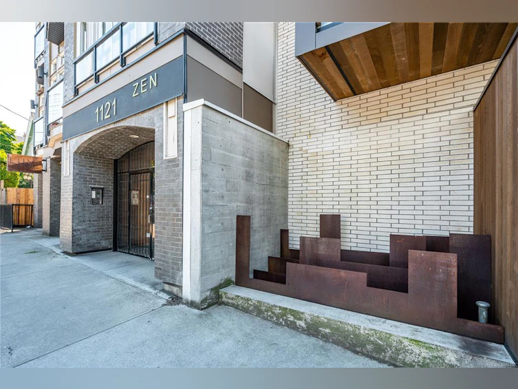203-1121 Fort Street, Victoria, BC, V8V 3K9 - 2