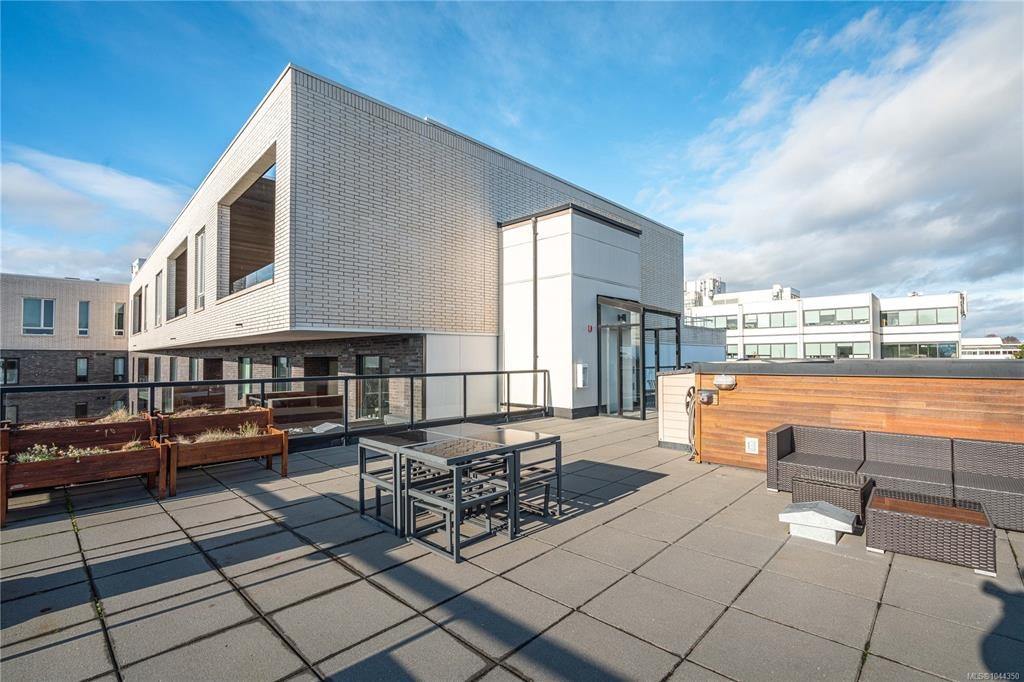 203-1121 Fort Street, Victoria, BC, V8V 3K9 - 24
