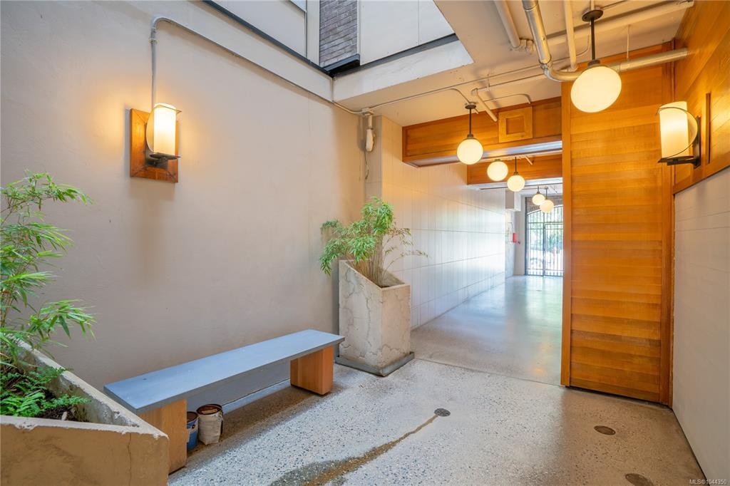 203-1121 Fort Street, Victoria, BC, V8V 3K9 - 28
