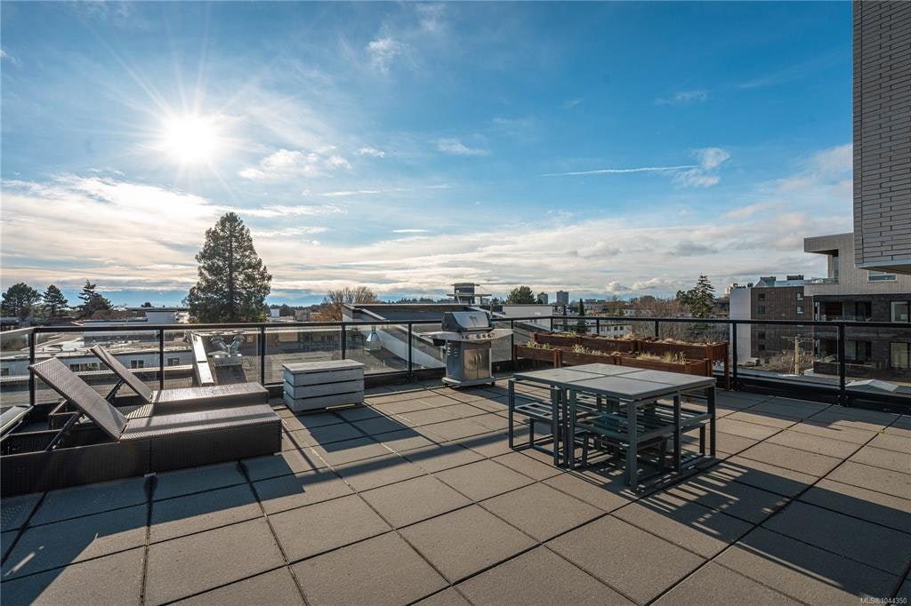 203-1121 Fort Street, Victoria, BC, V8V 3K9 - 22
