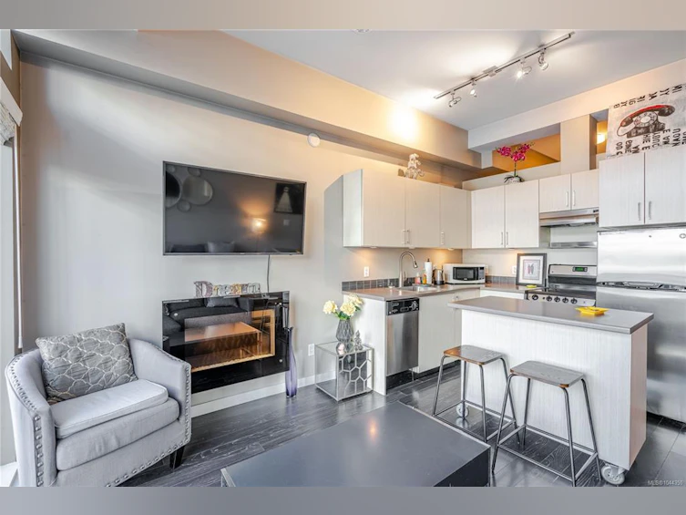 203-1121 Fort Street, Victoria, BC, V8V 3K9 - 8