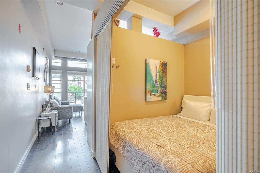 203-1121 Fort Street, Victoria, BC, V8V 3K9 - 13