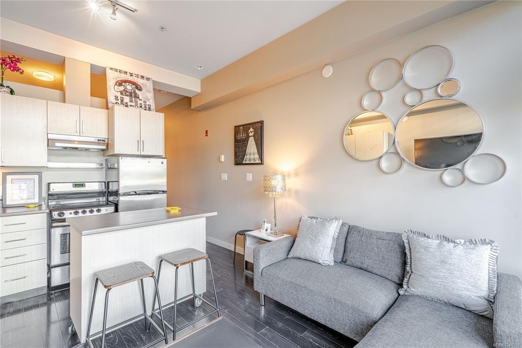 203-1121 Fort Street, Victoria, BC, V8V 3K9 - 9